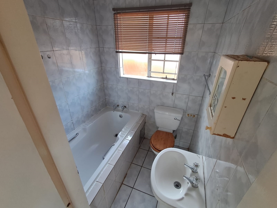 3 Bedroom Property for Sale in Safari Gardens North West